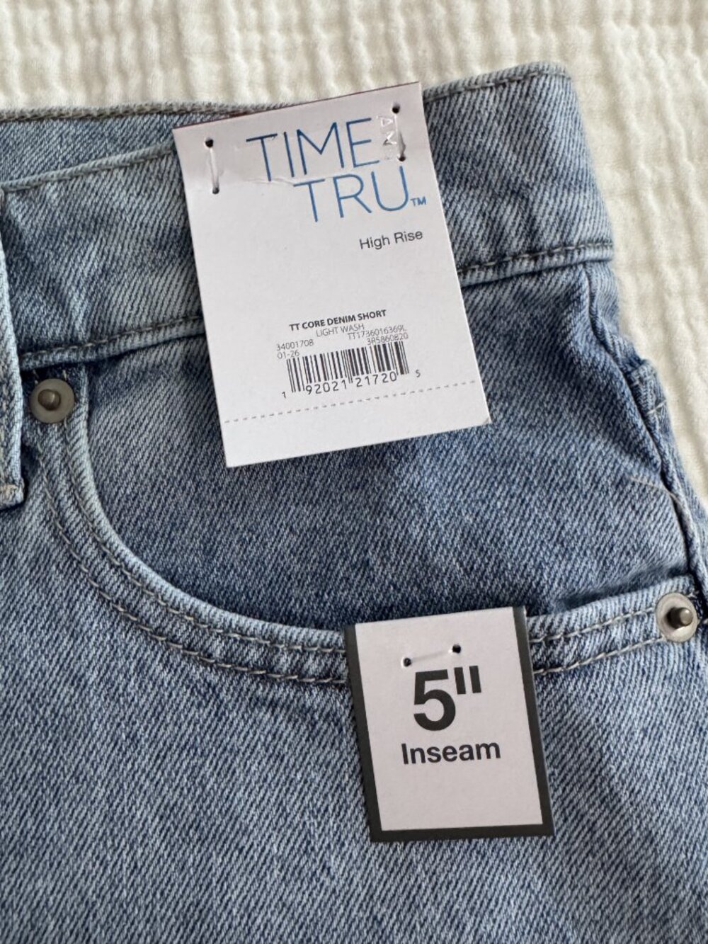 Time and Tru High Rise Denim Shorts Light Wash Size 8 NWT 5" Inseam - Picture 3 of 5